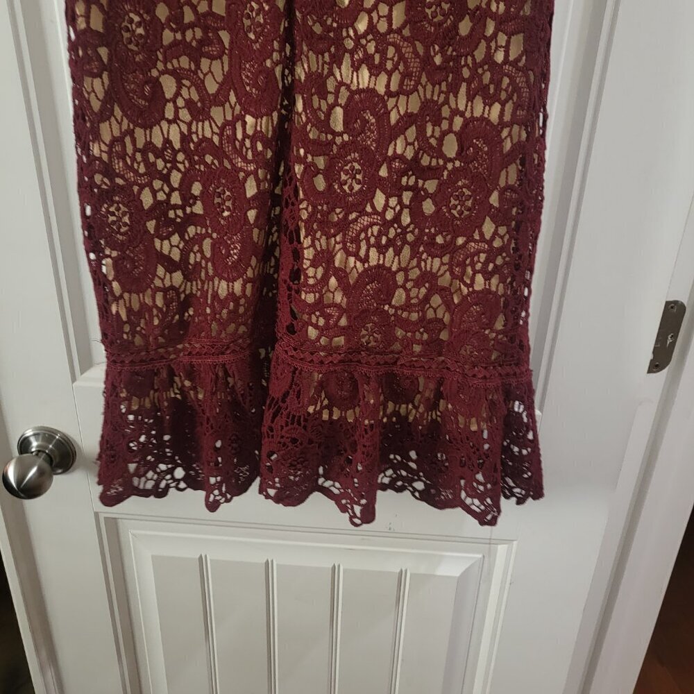 DO + BE Burgundy Wine Embroidered Lace Fit & Flare Knee-Length Cocktail Dress - Picture 4 of 6